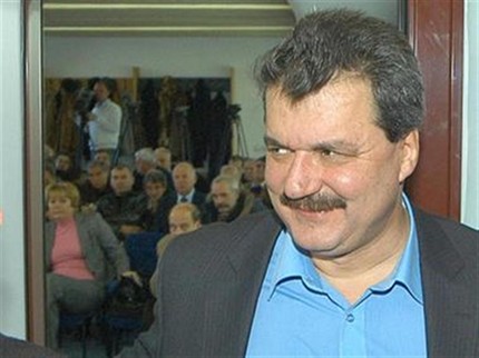 Награждават Тодор Батков за принос към Община Лъки