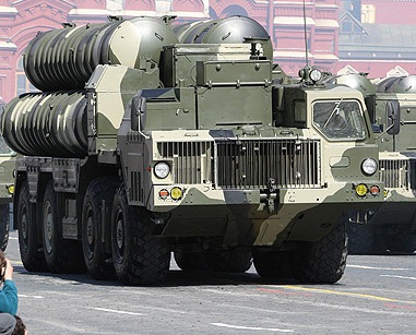 Иран разположи получени от Русия зенитни ракети за защита на свой ядрен комплекс