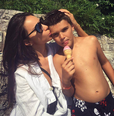 Фолк диви в надпревара за първия учебен ден