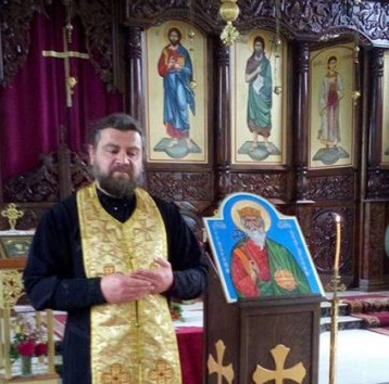 Свещеник в акция "Църква"
