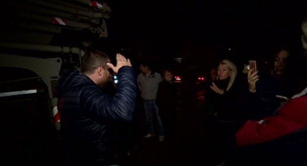 Жители на Бистрица излязоха на улицата през нощта, за да спрат бетоновози