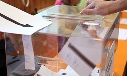 8 столетници от Варна могат да пуснат глас в президентския вот