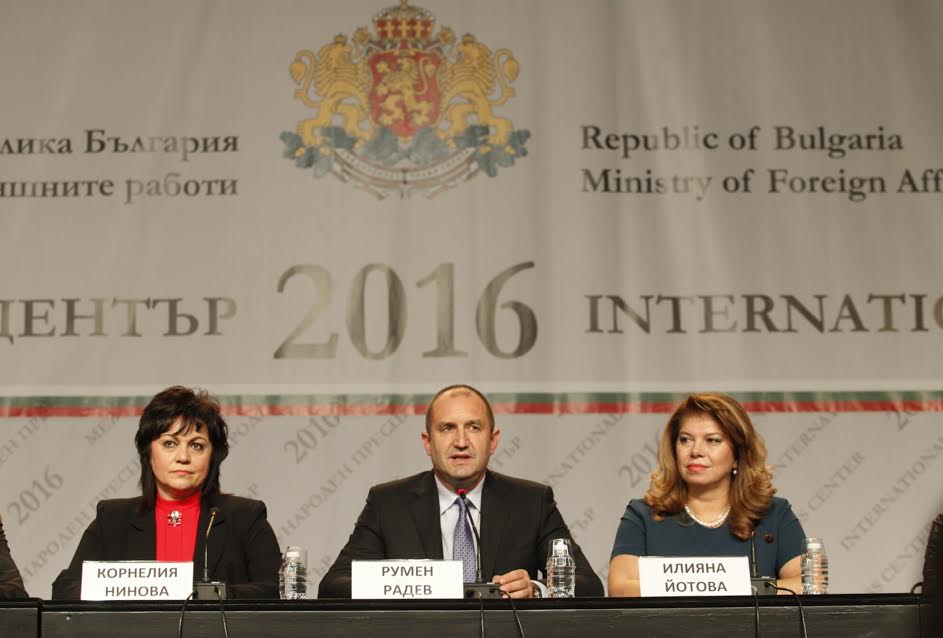 ЦИК при 66.55% от протоколите в страната и 54.60% в чужбина: 3.65% преднина за Радев