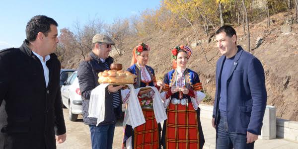 Паркинг за 103 коли откриха в подножието на Джендем тепе в Пловдив