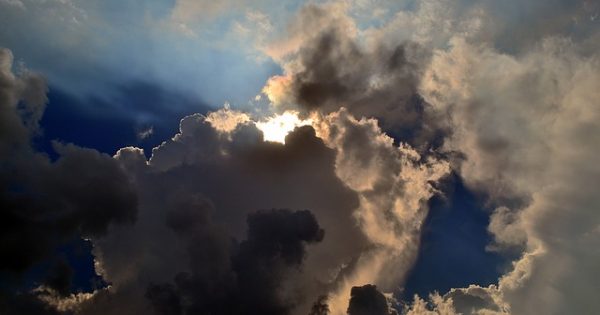 Облачно до обяд, слънчево следобед