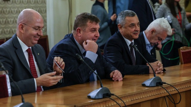 Патриоти и БСП обсъждаха 300 лв. минимална пенсия