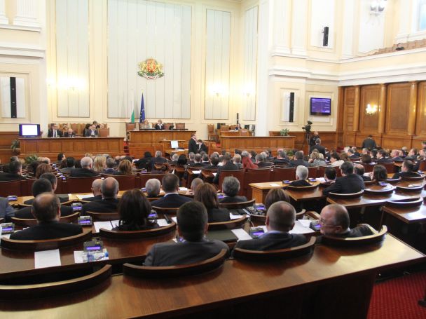 Парламентът прие бюджета на НЗОК за 2017 г. на първо четене