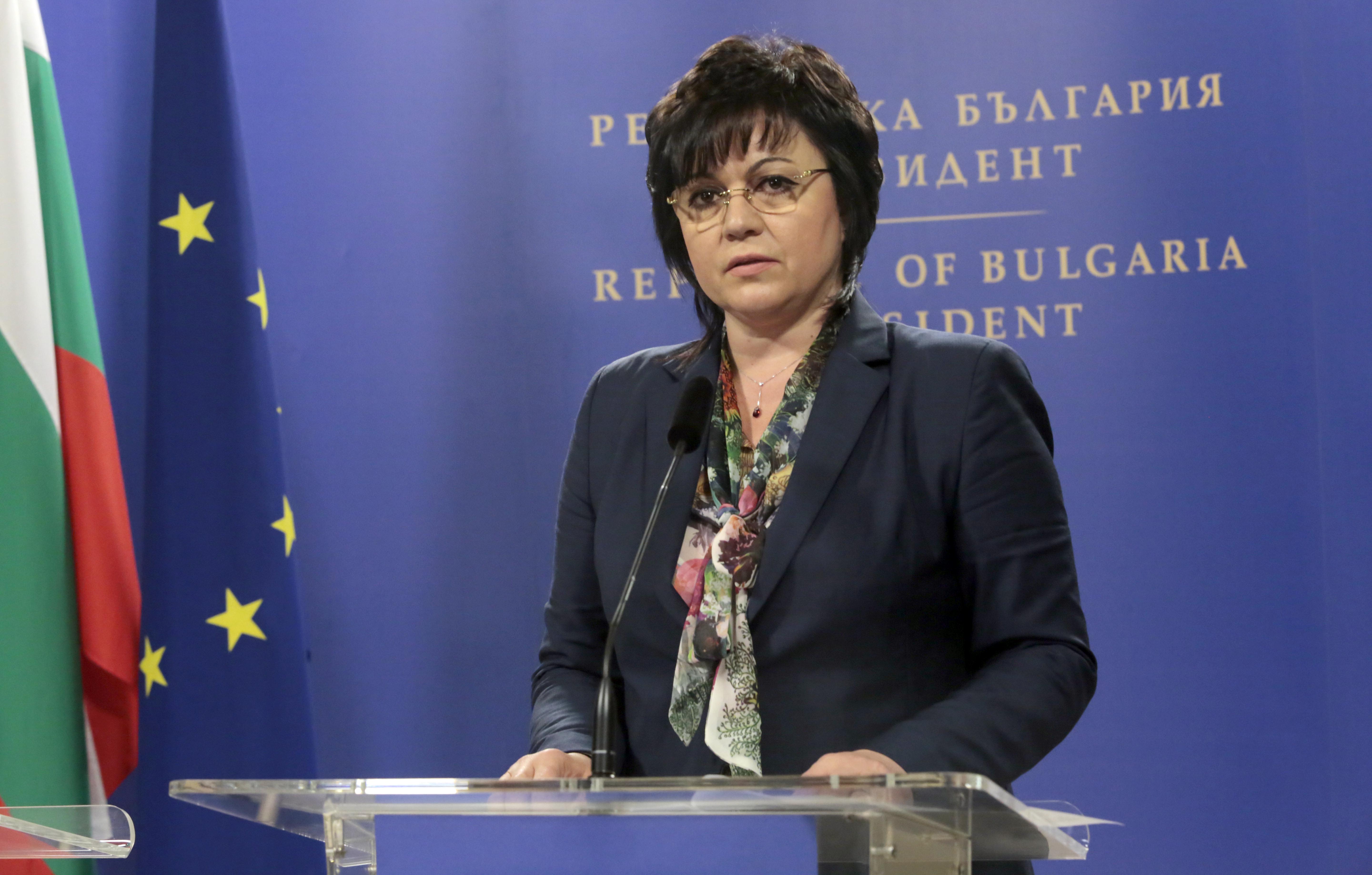 Корнелия Нинова: Смятам за правилно решението на Румен Радев да не участва в КСНС