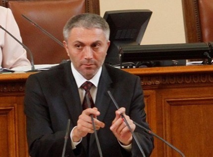 Карадайъ: Плевнелиев употребява президентската институция и разчита на служебния му кабинет да го номинира за еврокомисар