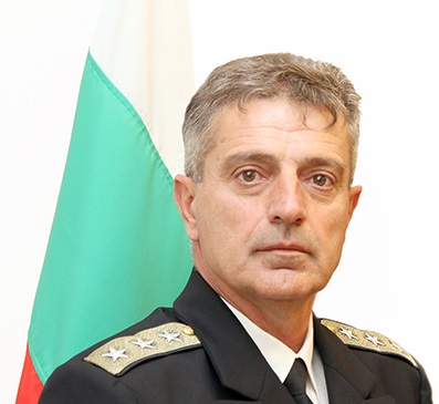 Предлагат вицеадмирал Ефтимов за шеф на отбраната