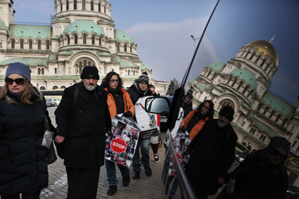 Хора с увреждания на протест пред НС (обзор)