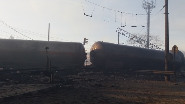 Изтичане на газ от две цистерни в Хитрино усложнява плановете за източването им
