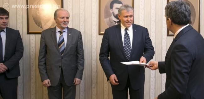 Колко време могат да държат мандата реформаторите?
