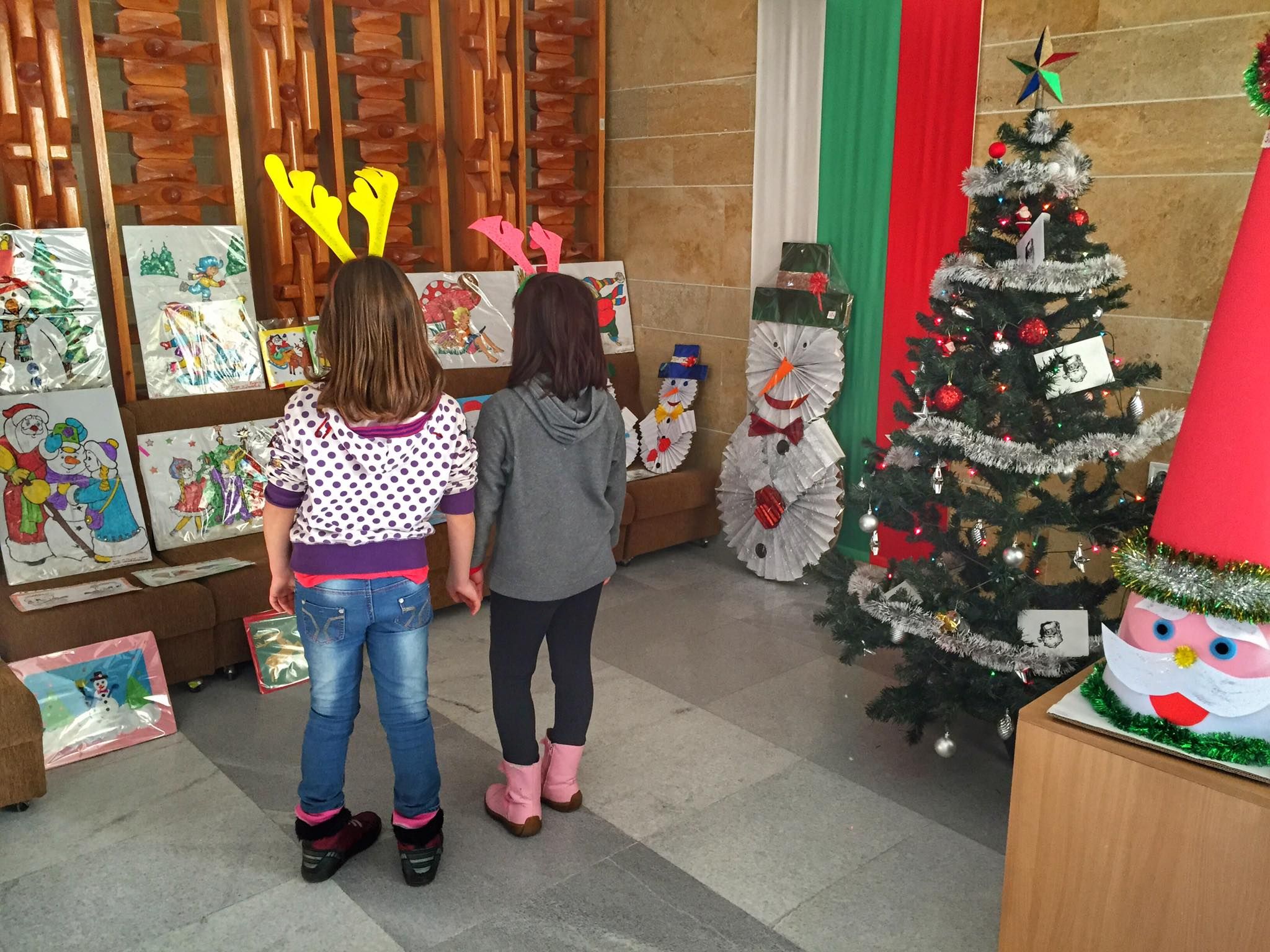 Благотворителен коледен базар в Съдебната палата в Пловдив