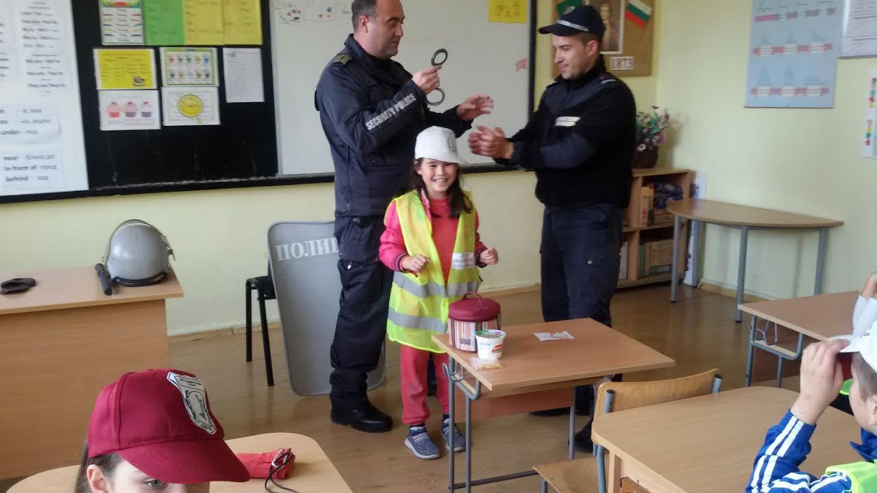 14 училища в Пловдивска област се включиха в програмата "Детско полицейско управление"