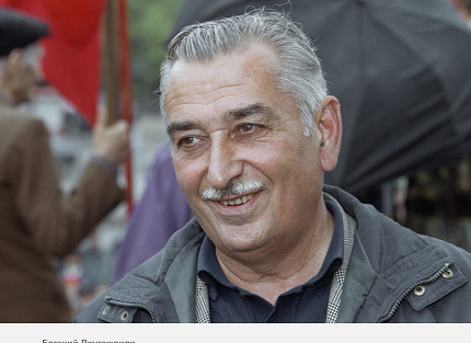 Почина внукът на Сталин