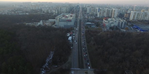 Започнаха празничните задръствания, над 400 хиляди българи пътуват днес