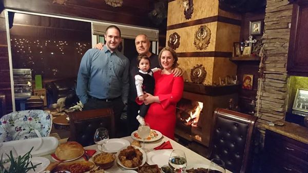 Борисов показа семейството на дъщеря си