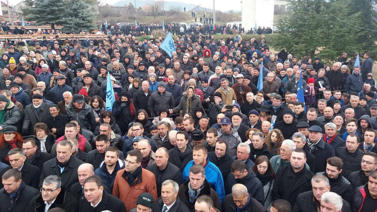 ДПС и ДОСТ с почетоха жертвите на Възродителния процес с два митинга