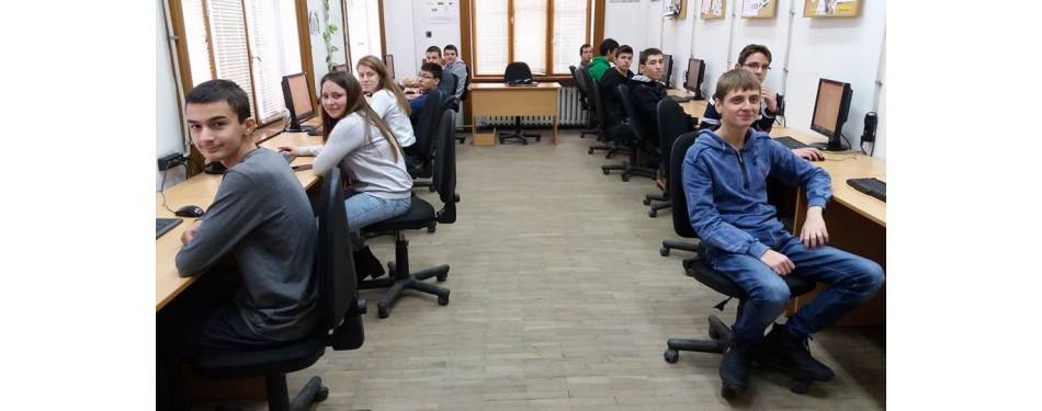 Държавната търговска гимназия в Свищов въвежда използването на облачни технологии