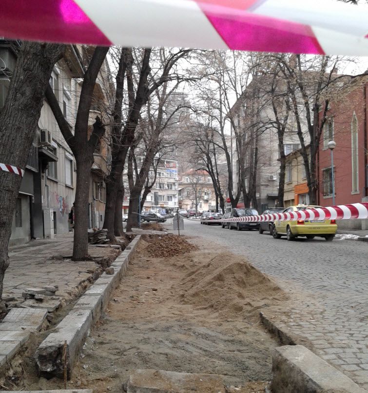 В Пловдив правят платен паркинг на улица, без да предупредят живущите на нея