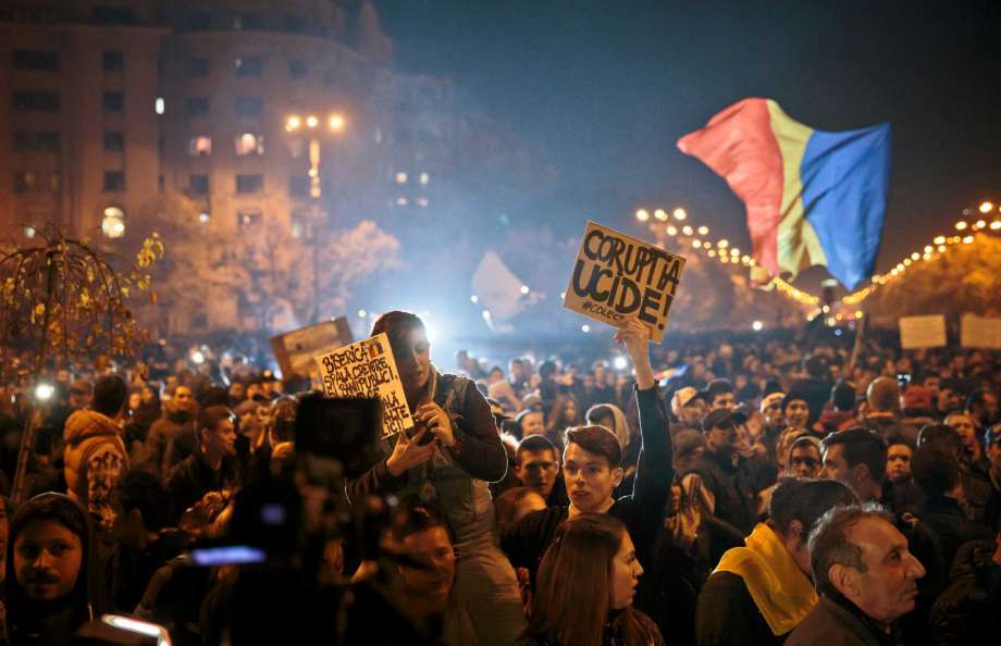 Хиляди румънци отново излязоха на простести, искат оставката на правителството