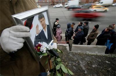 Властите в Москва премахнаха мемориала на Борис Немцов