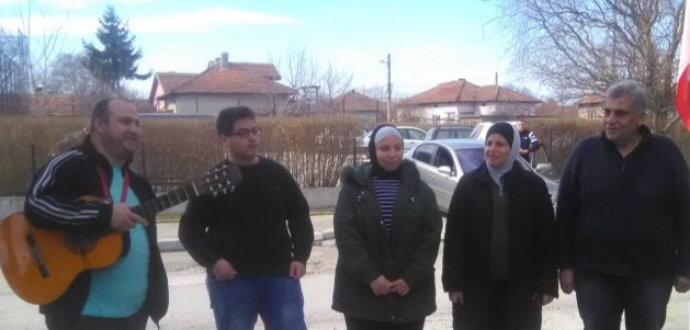 Жители на Белене протестират срещу настаняване на семейство сирийци