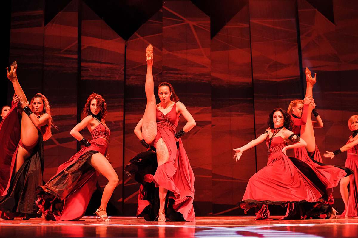 Търновци ще гледат представление на FLEXX BALLET на символична цена на билетите