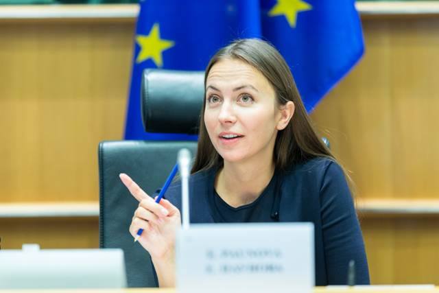 Българският евродепутат Ева Майдел: Защитихме интереса на финансовия сектор в България