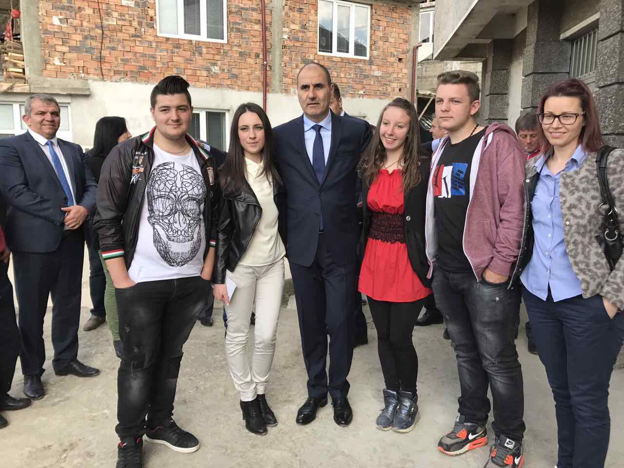 Цветан Цветанов: ГЕРБ ще изпълни ангажимента си за разширяване на училището в село Рибново