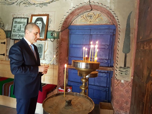 Цветан Цветанов в Преображенския манастир: ГЕРБ гарантира запазването на българския дух, култура и идентичност
