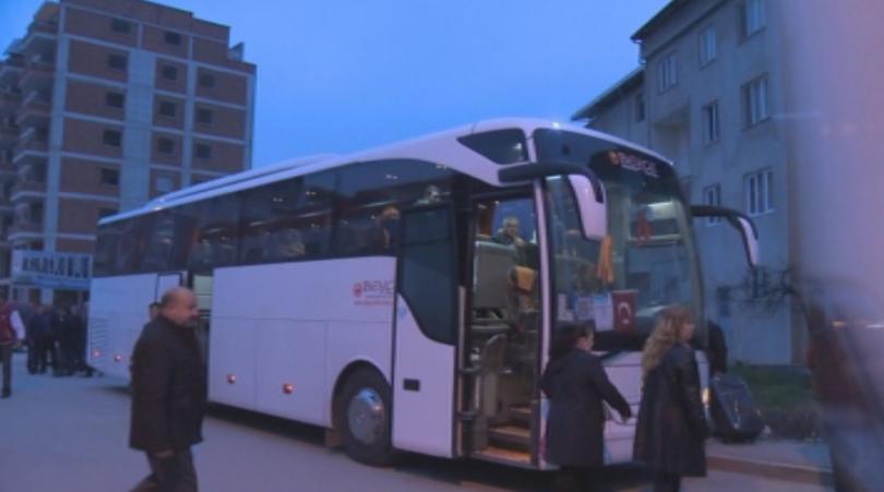 Aвтобуси със стотици изселници тръгнаха от Бурса за България