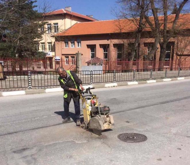 Ударен ремонт на уличните дупки започна в Кричим