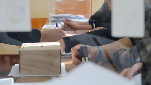 Неграмотен мъж е назначен за председател на СИК в Петрич, не било нарушение