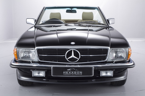 28-годишен Mercedes SL 500 е минал само 1500 км