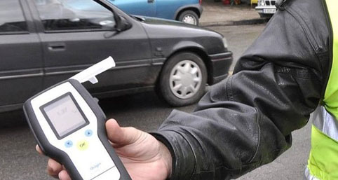Пиян шофьор скочи с „Пежо“ в канал (обзор)