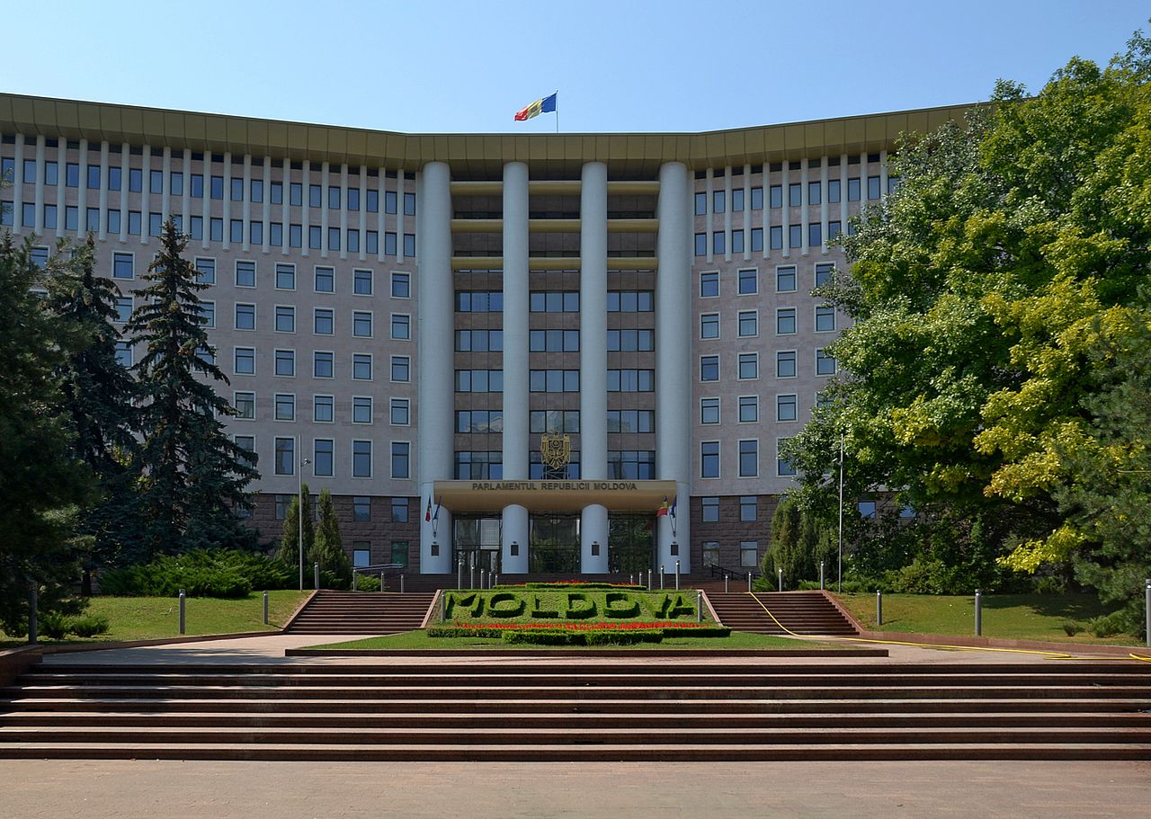 Парламентът на Молдова одобри на първо четене законопроект за сваляне на имунитета на депутатите