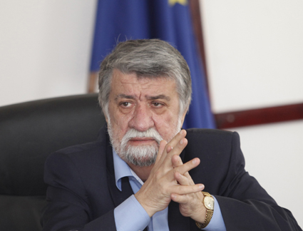 Вежди Рашидов пред „Труд“: Няма как да се уважава държава, която се управлява от компромати