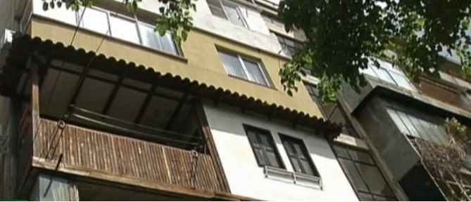 Възрожденски балкон в панелен блок в Пловдив предизвика дискусии в социалните мрежи