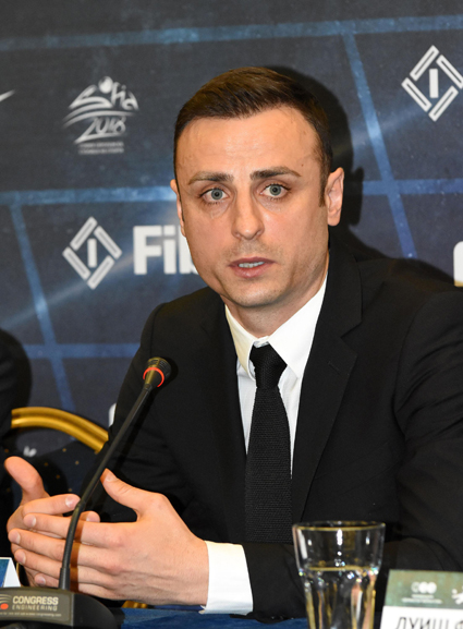 Бербатов: Елате на мача, не стойте по кръчмите