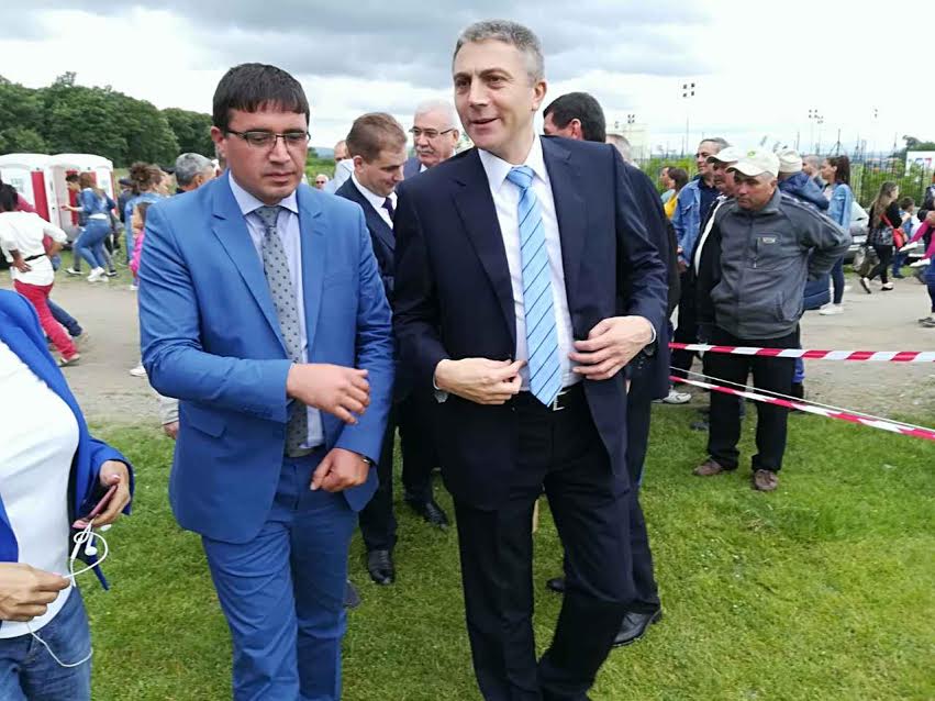 Лидерът на ДПС на празник в Руен