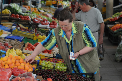 Ягоди и череши под 3 лева на пазара