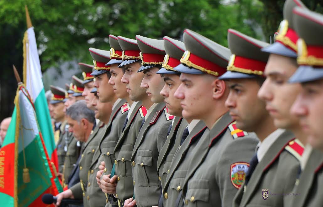 Бащите от армията ще излизат в майчинство