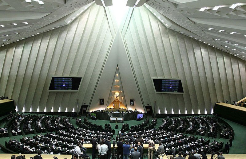 Стрелба в иранския парламент, има ранени
