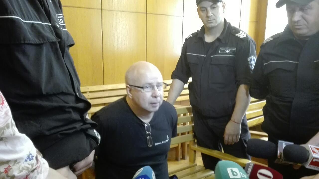 Шведът Ралф, ритнал камериерка, остава в ареста. Бил готов да плати 30 000 лева за по-лека мярка