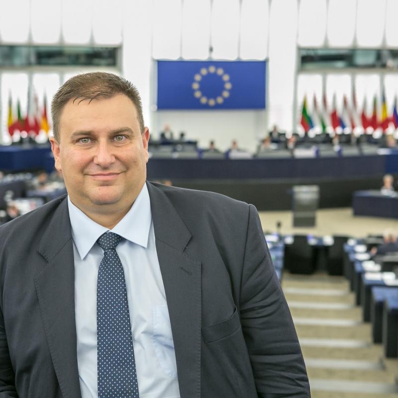 Евродепутатът Емил Радев: Дъблинският регламент не работи при голяма бежанска вълна