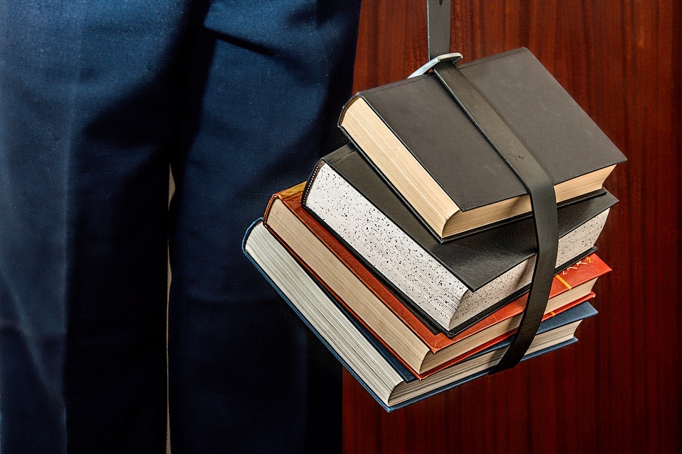 НСИ: През 2016 г. броят на издадените книги се понижава, но средният тираж се увеличава