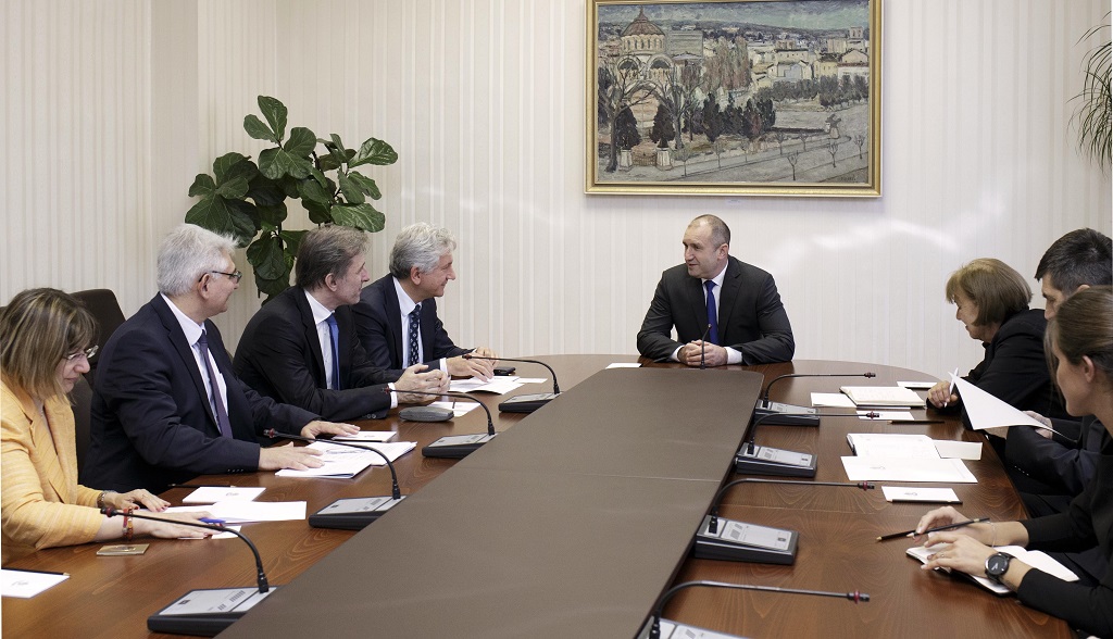 Президентът Радев: Електронното управление е стратегически приоритет за България