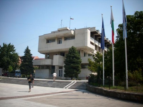 Община Свищов обучава и наема млади кадри по проект